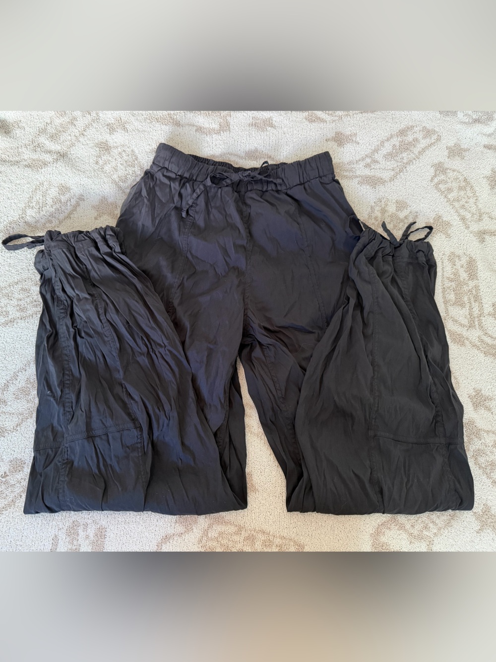 Lululemon Lightweight Adjustable Mid-Rise Cargo Pants Black XXS